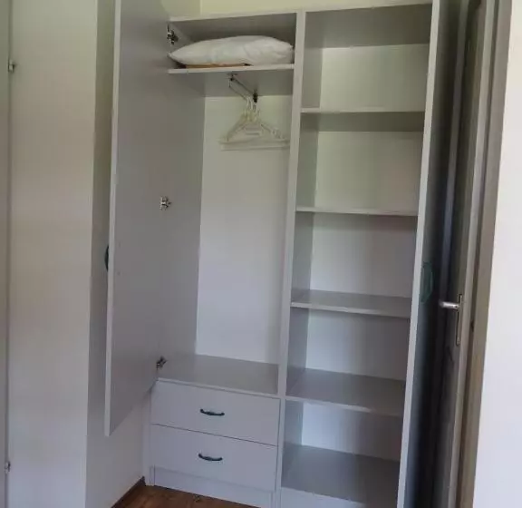 ペンション Rejtek Vendégház