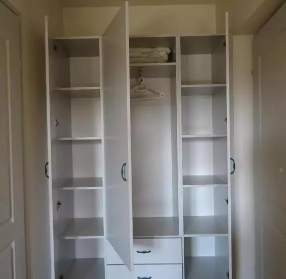 ペンション Rejtek Vendégház
