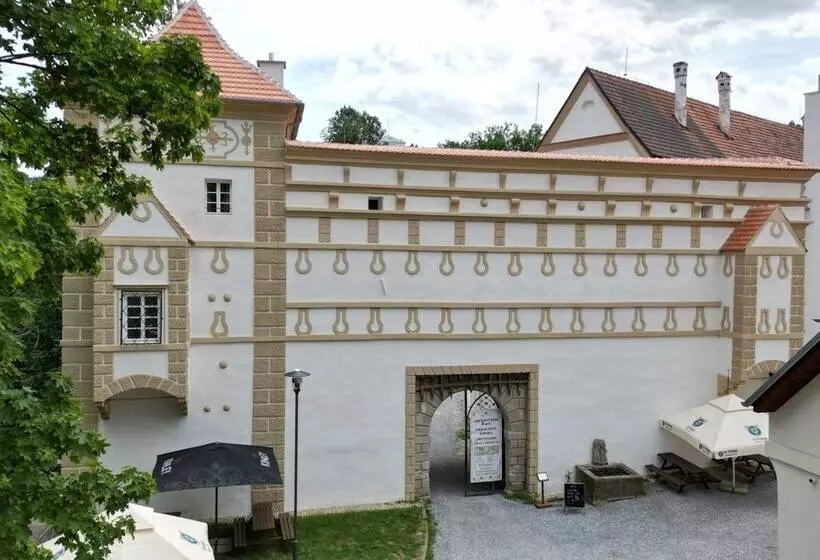 پانسیون Zámek Račice