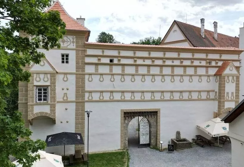 پانسیون Zámek Račice