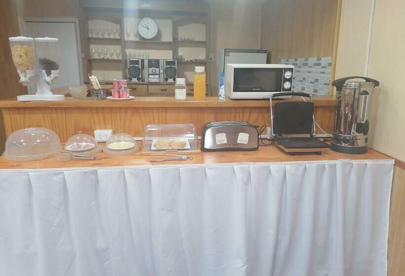 هاستل Hostal Reymar