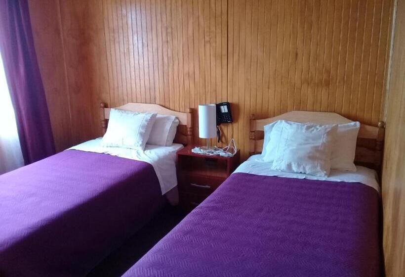 هاستل Hostal Reymar