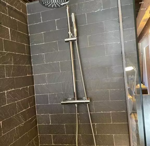 Aamiaismajoitus (B&B) Domaine De La Planche De Melussac