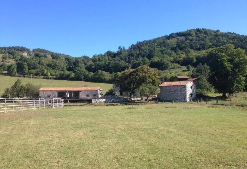 Aamiaismajoitus (B&B) Domaine De La Planche De Melussac