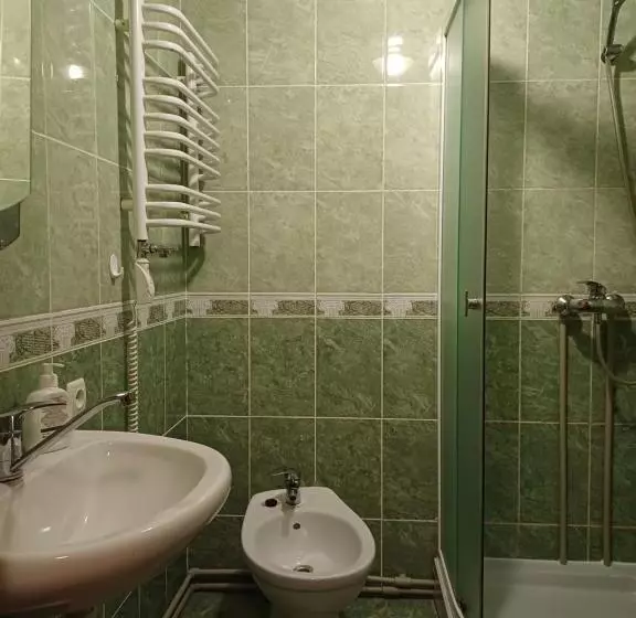 Majatalo Green House Panorama Karpat