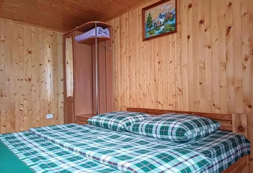 Majatalo Green House Panorama Karpat