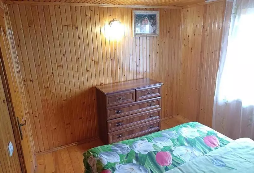 Majatalo Green House Panorama Karpat