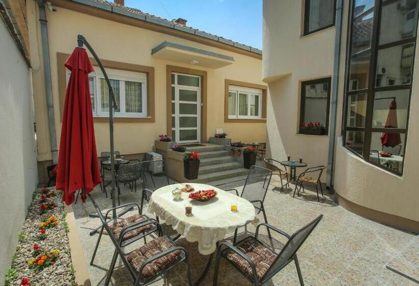 پانسیون Villa Prestige