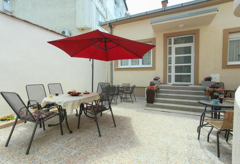 پانسیون Villa Prestige