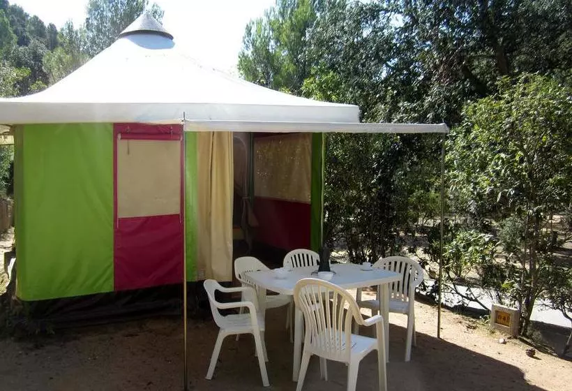 הוסטל Camping Pola