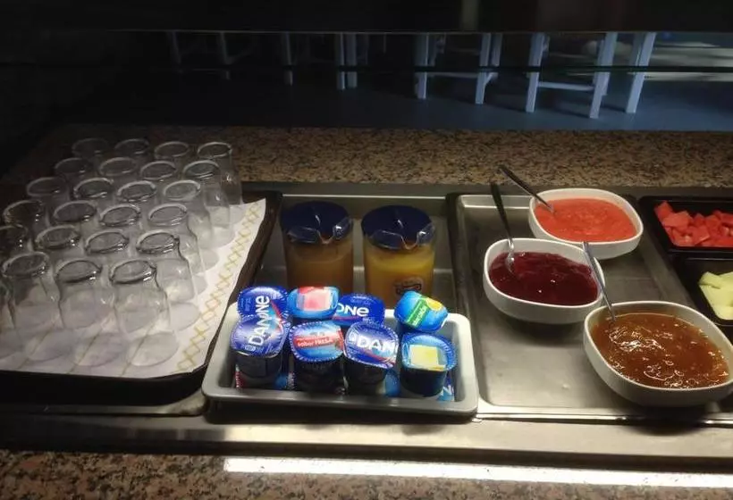 הוסטל Camping Pola