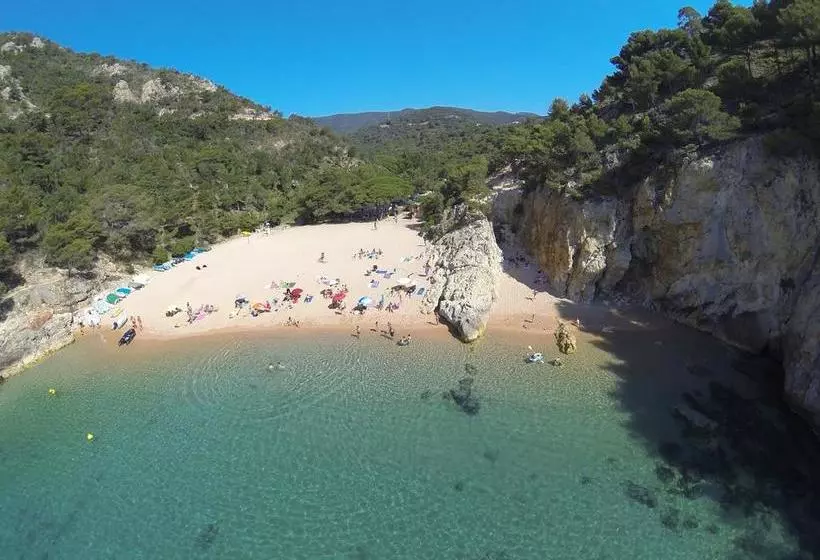 הוסטל Camping Pola