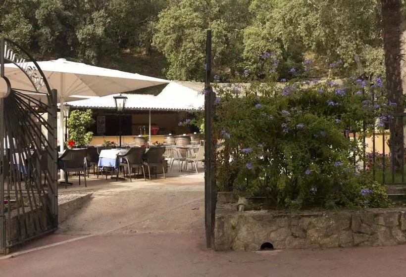 הוסטל Camping Pola