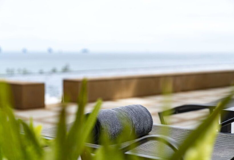 Avani Ao Nang Cliff Krabi Resort