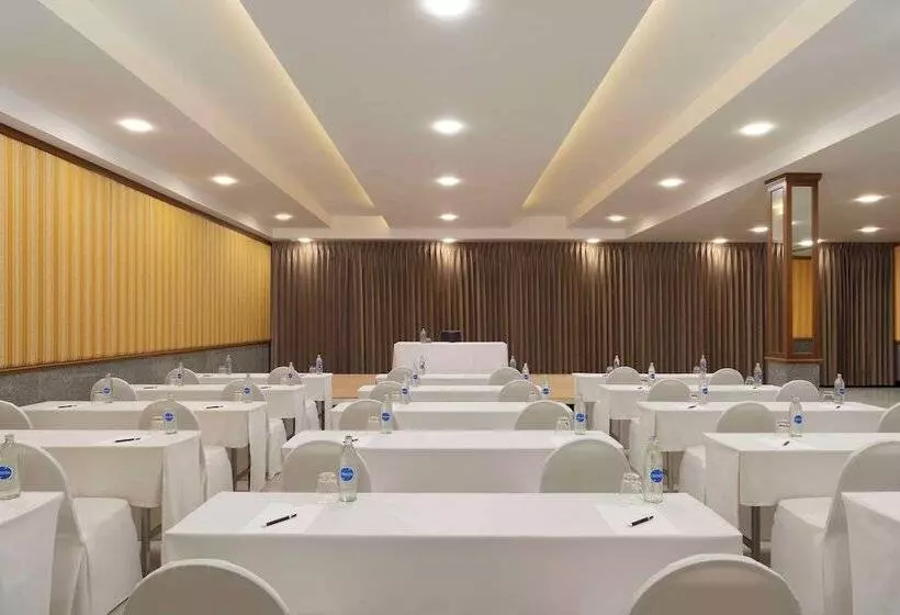 Avani Ao Nang Cliff Krabi Resort