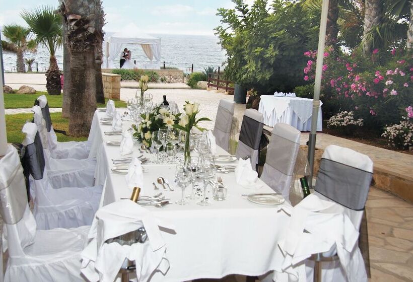 Akti Beach Hotel & Village Resort