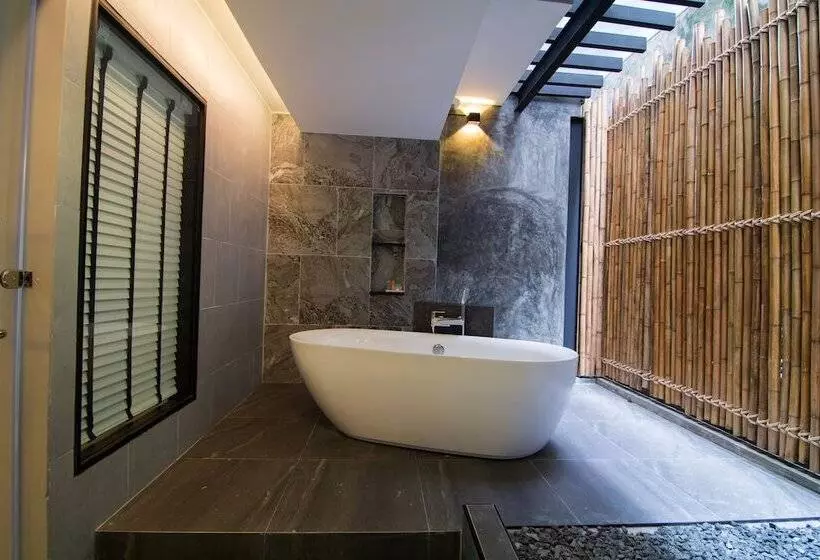 Hotel Baan Karon Resort