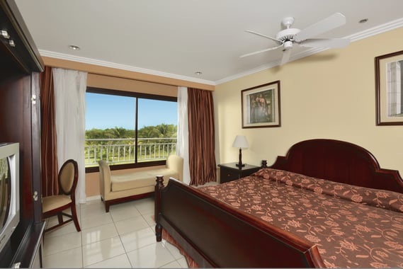 هتل Iberostar Laguna Azul