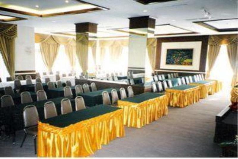 Hotelli Khanom Golden Beach