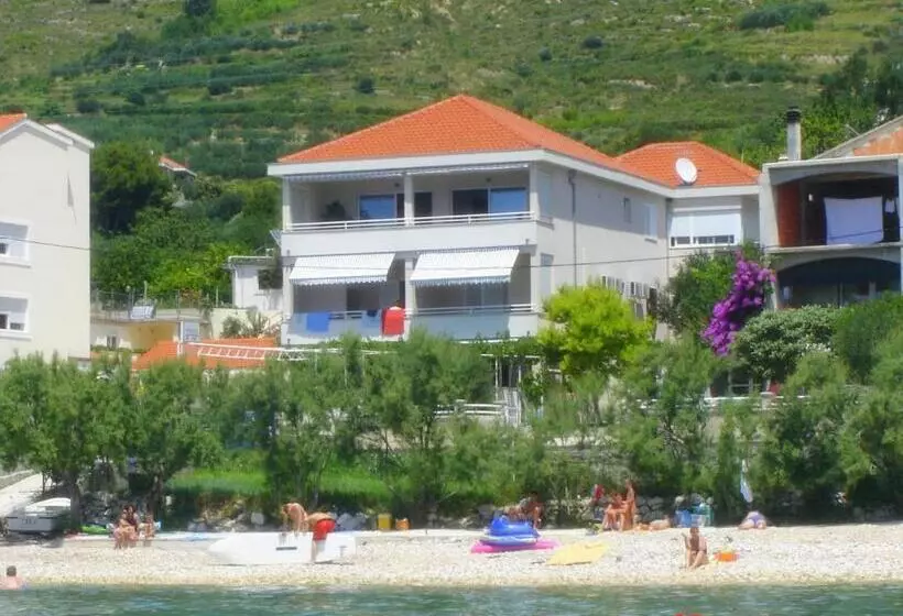 בית מלון כפרי Marin Apartments