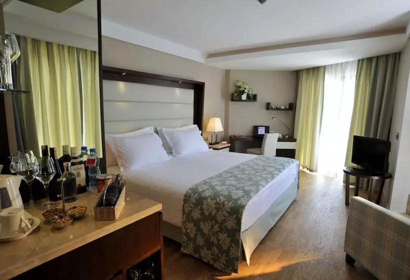 ホテル Ramada Plaza Antalya