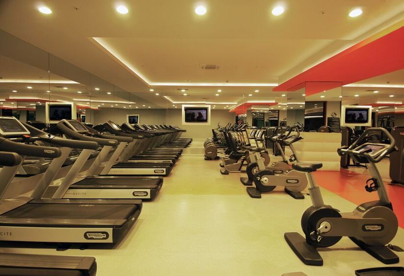 בית מלון כפרי Ramada Plaza Antalya