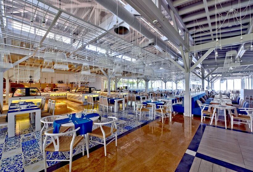 בית מלון כפרי Ramada Plaza Antalya