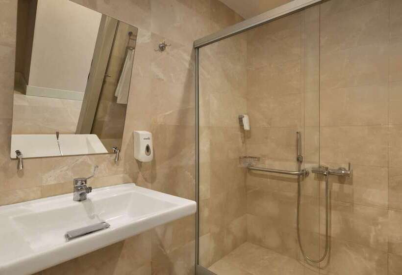 בית מלון כפרי Ramada Plaza Antalya