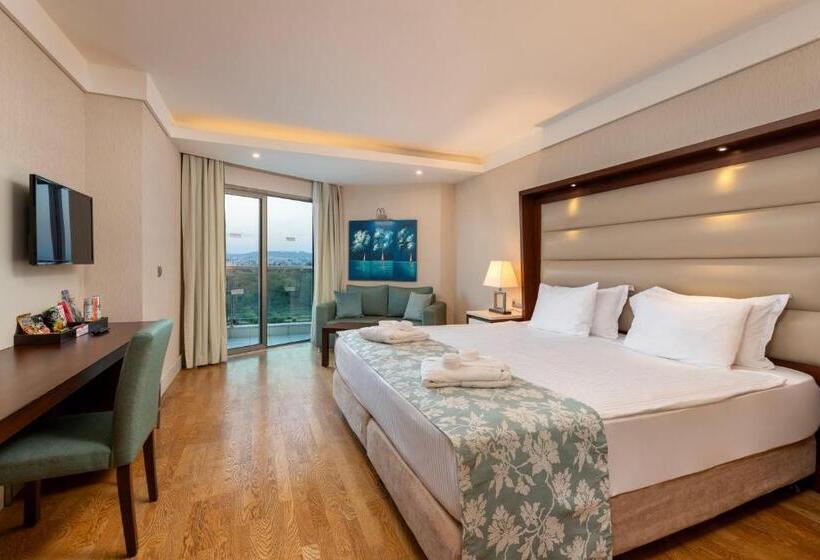 בית מלון כפרי Ramada Plaza Antalya