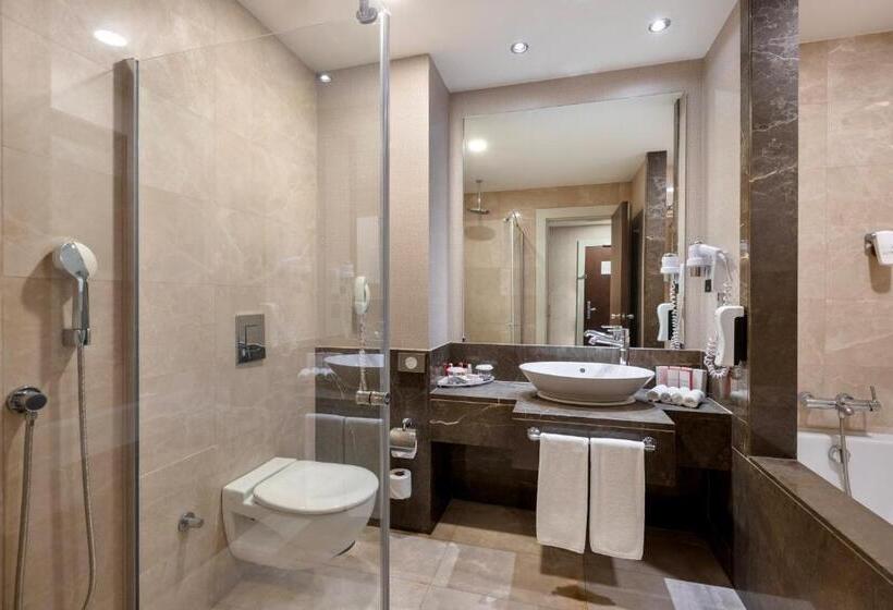 בית מלון כפרי Ramada Plaza Antalya