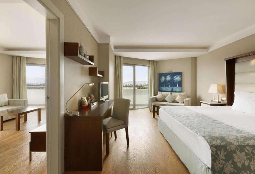 בית מלון כפרי Ramada Plaza Antalya