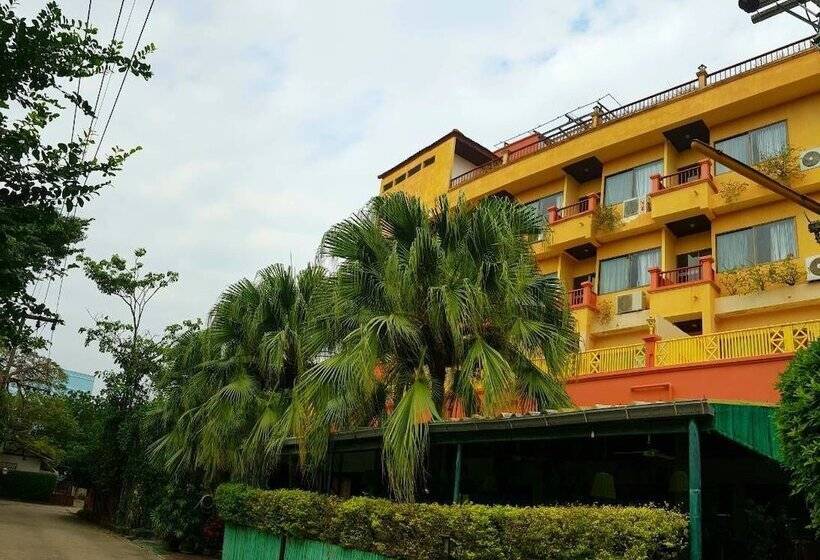 Hotel Takiab Beach Resort