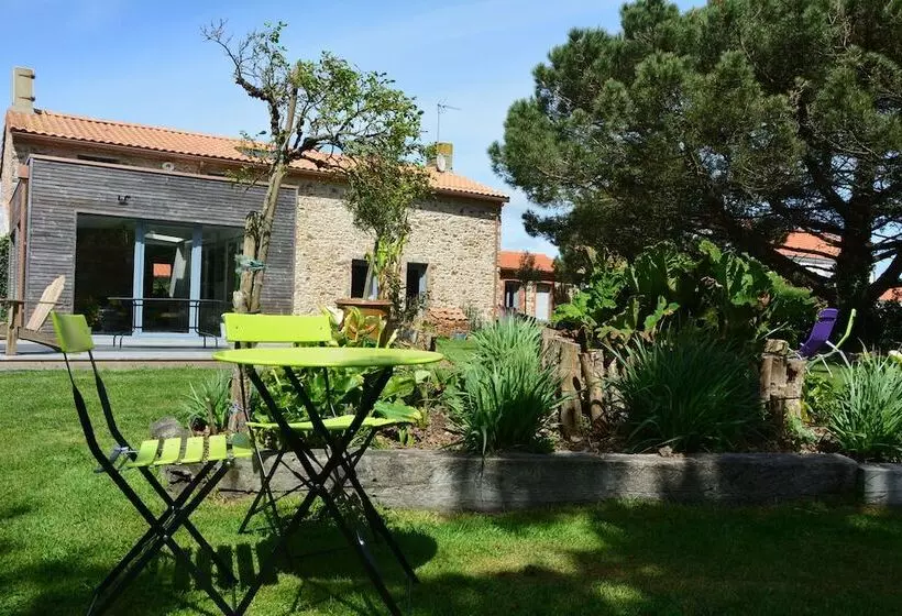 Aamiaismajoitus (B&B) L Abri  Côtier