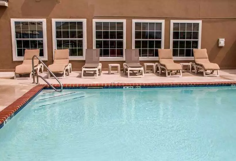 호텔 Comfort Suites