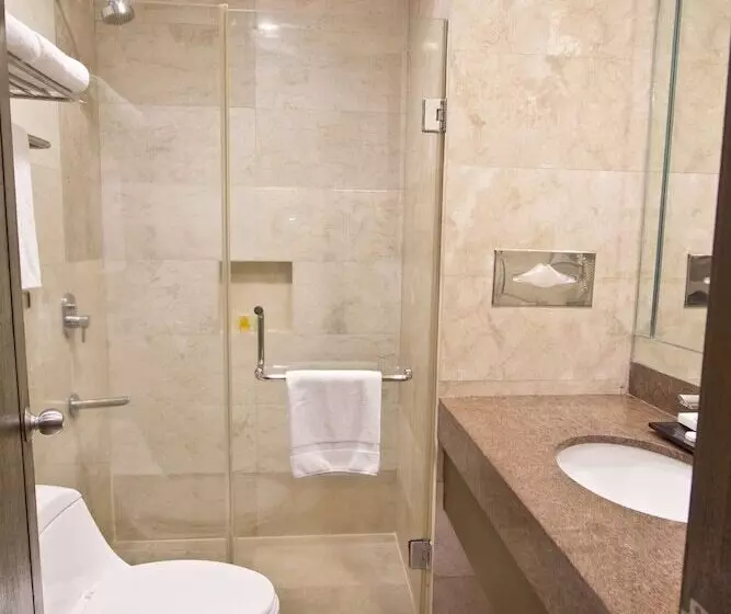 Crown Regency Hotel Makati