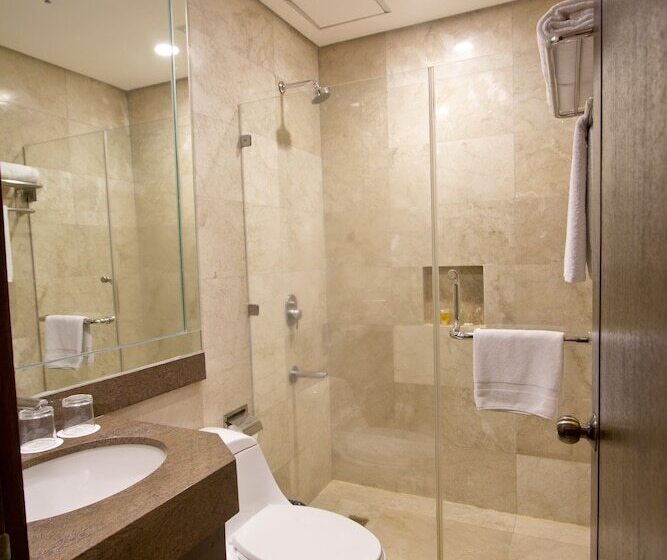 Crown Regency Hotel Makati