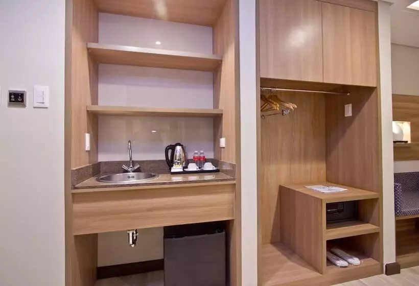 Crown Regency Hotel Makati