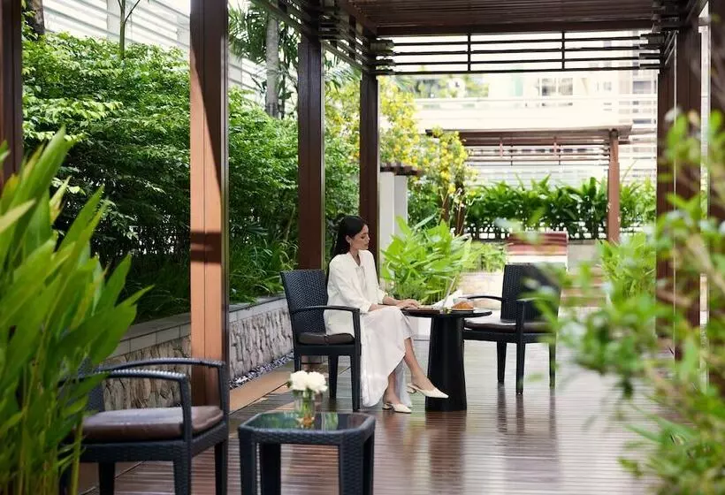 Dusit Suites Hotel Ratchadamri, Bangkok