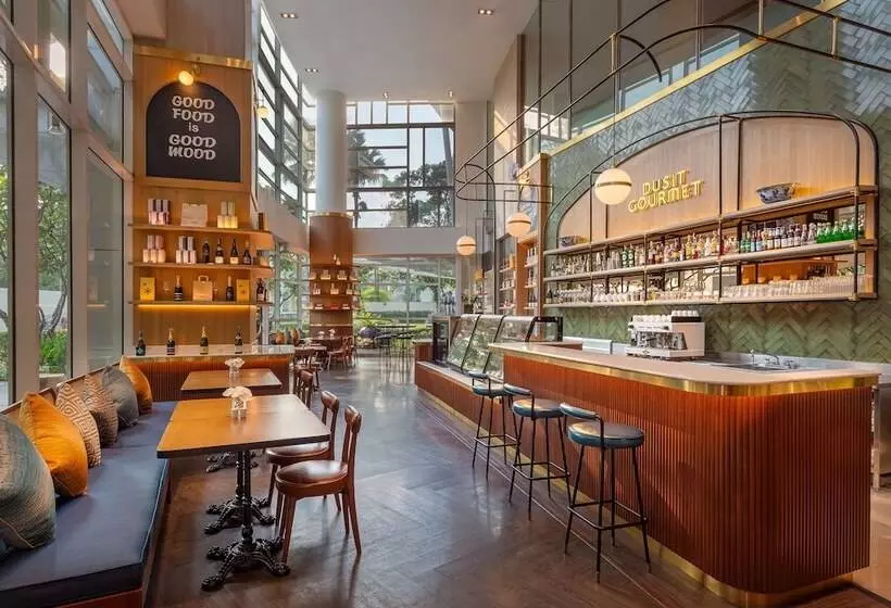 Dusit Suites Hotel Ratchadamri, Bangkok