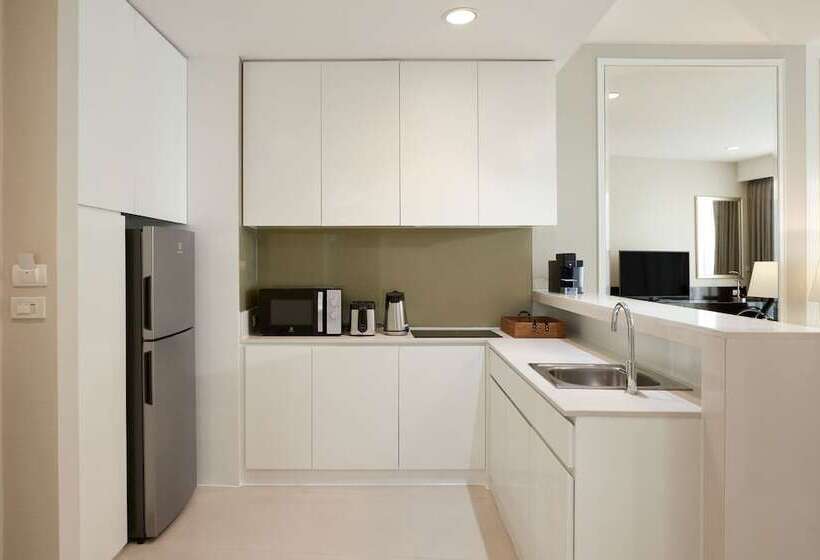 Dusit Suites Hotel Ratchadamri, Bangkok