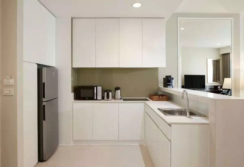 Dusit Suites Hotel Ratchadamri, Bangkok