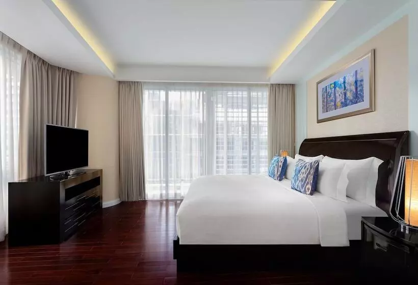 Dusit Suites Hotel Ratchadamri, Bangkok