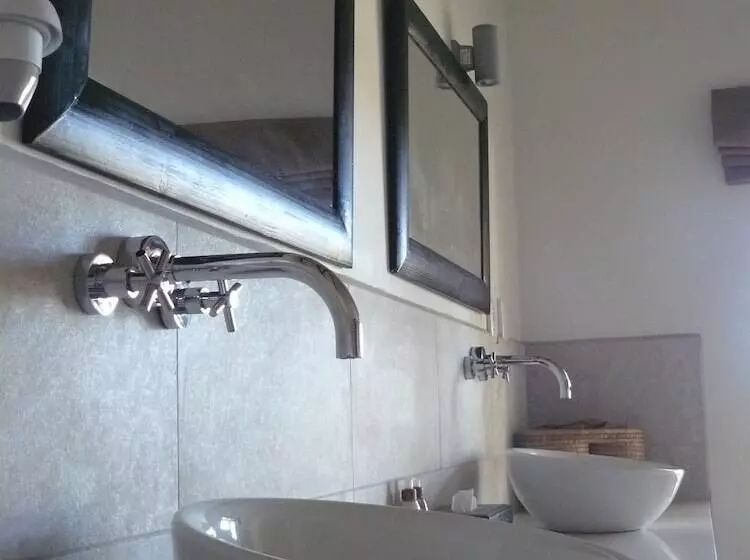 فندق Oyster Bay Lodge