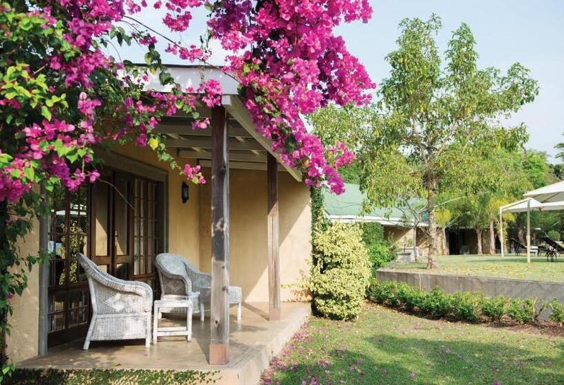 בית מלון כפרי Perrys Bridge Hollow Boutique