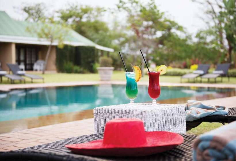 בית מלון כפרי Perrys Bridge Hollow Boutique