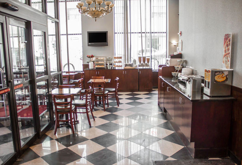 ホテル Quality Inn Long Island City  Queensboro Bridge