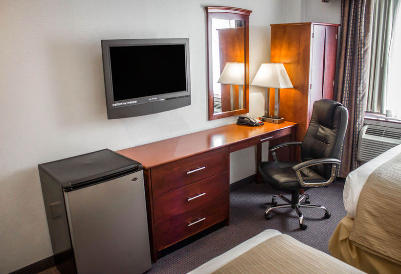 ホテル Quality Inn Long Island City  Queensboro Bridge