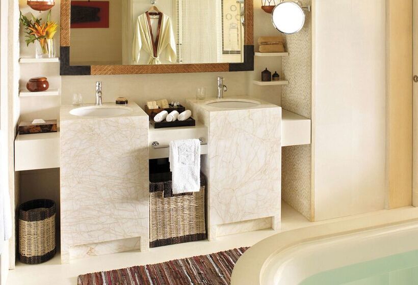 ホテル Shangri La Boracay