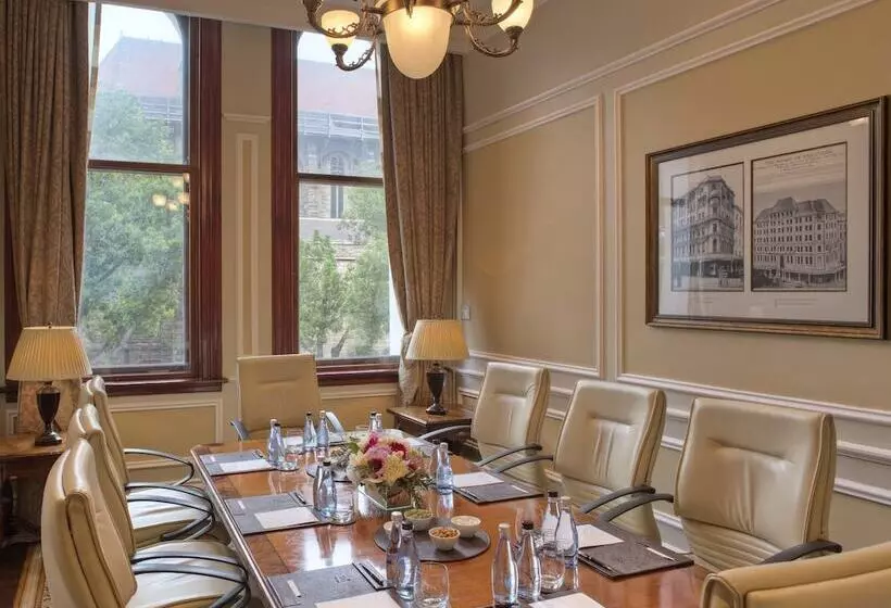 호텔 Taj Cape Town