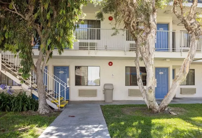 モーテル Carlsbad Village Inn